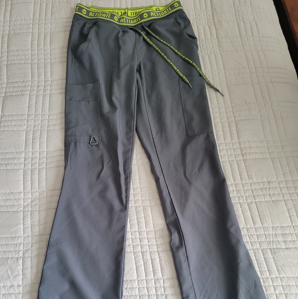MedCouture Activate scrub pants